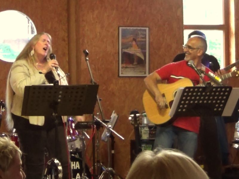 2017-08-12 Hafenfest in Neuhaus, mit Buntglas