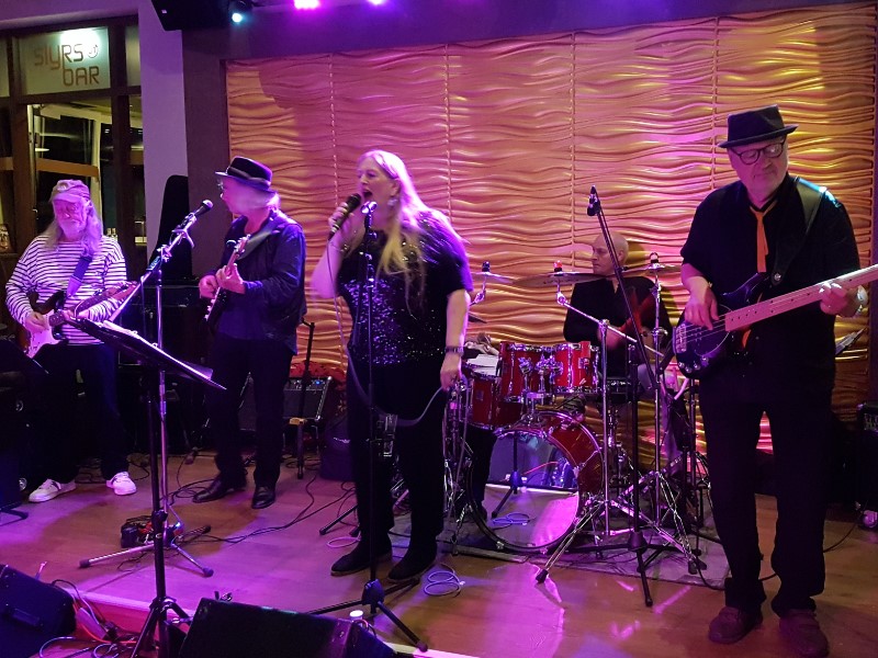 2019-06-21 Cuxhaven, Unikat, mit Buntglas