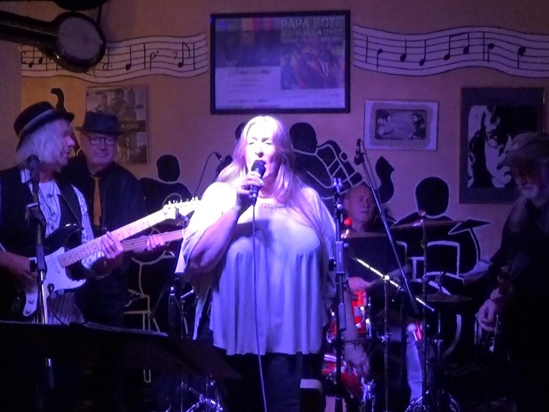 2019-07-03 Cuxhaven, Janja Privatfeier, mit Buntglas