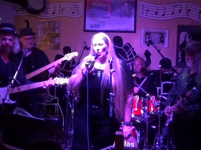 2019-08-24 Cuxhaven, Grimmersh&ouml;rner Musiknacht mit Buntglas