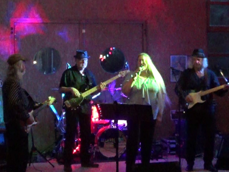 2019-08-31 Neuhaus, Hafenfest, mit Buntglas